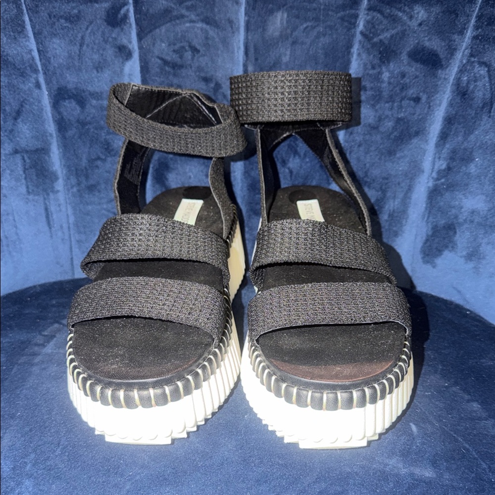Steve Madden Black and White Strappy Platform Sandals Size 9 - Picture 2 of 6